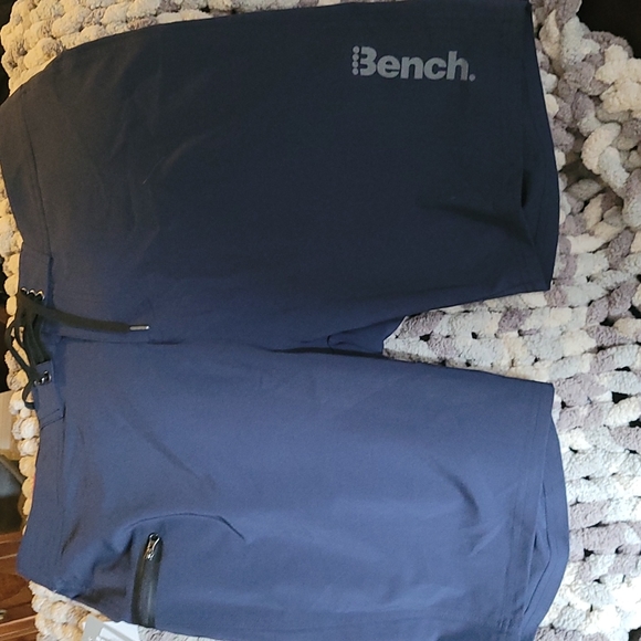 Mens bench shorts - Picture 1 of 3